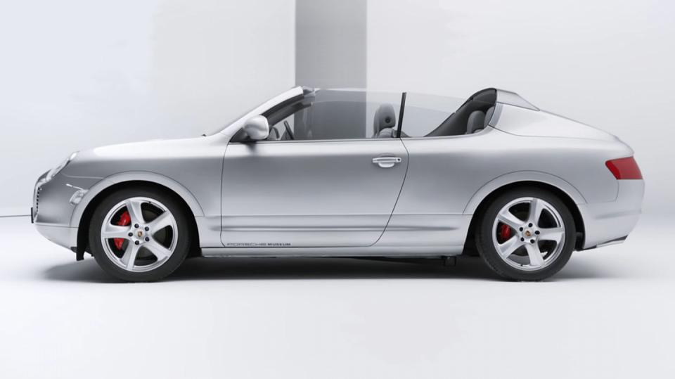 Mamutí SUV Cayenne jako kabriolet.